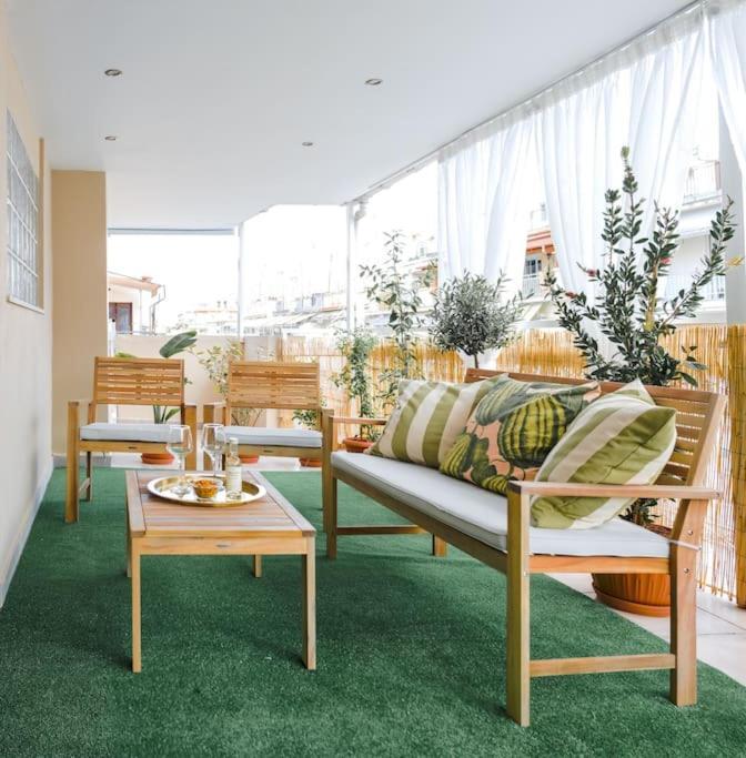 Flowery Penthouse In Centre Of Thessaloniki