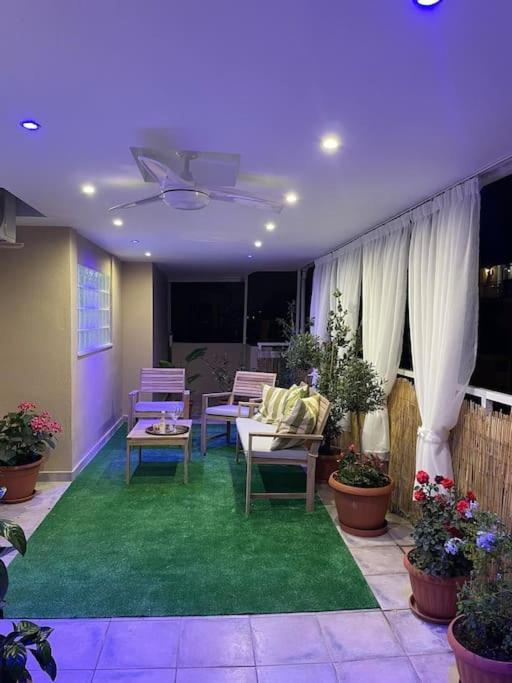 Flowery Penthouse In Centre Of Apartment