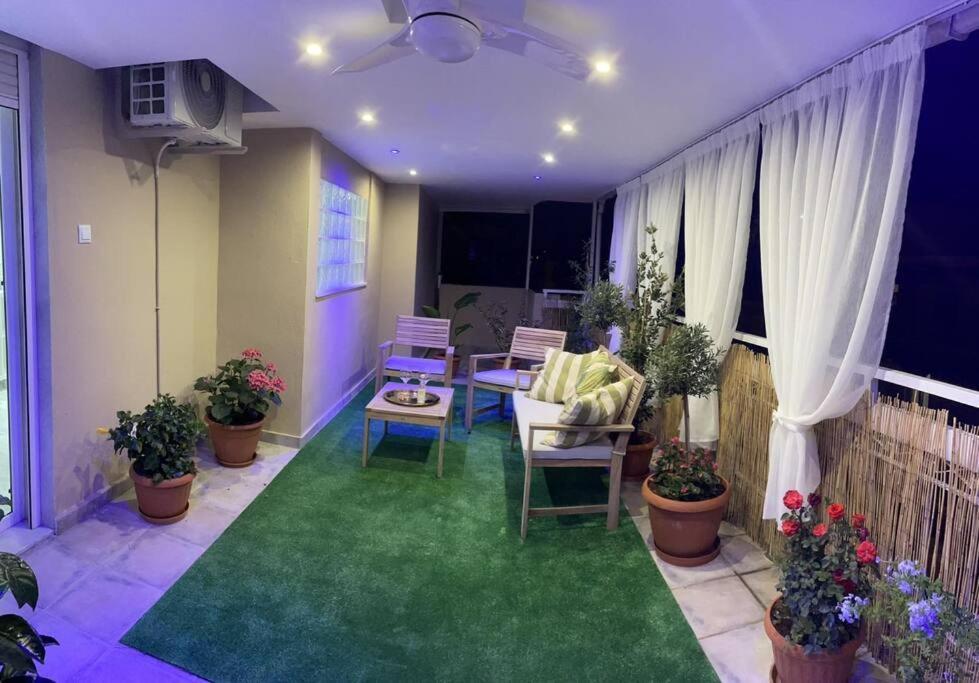 Flowery Penthouse In Centre Of * Thessaloniki